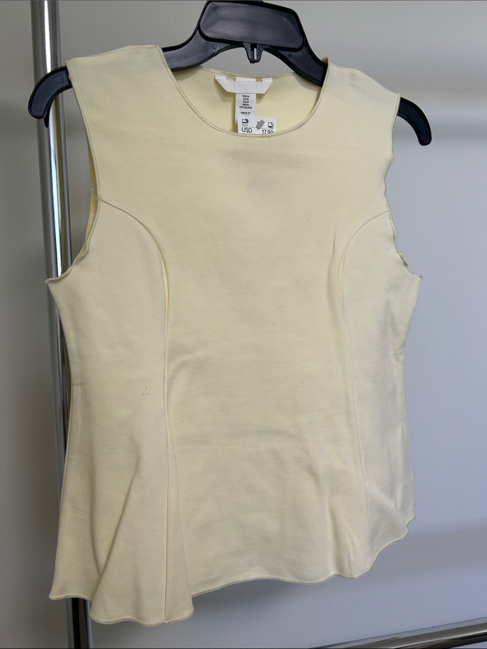 H&M Top - Picture 2 of 6